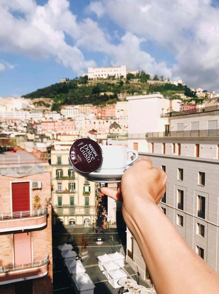 The BEST 5 Coffee Shops in Naples À La French Food